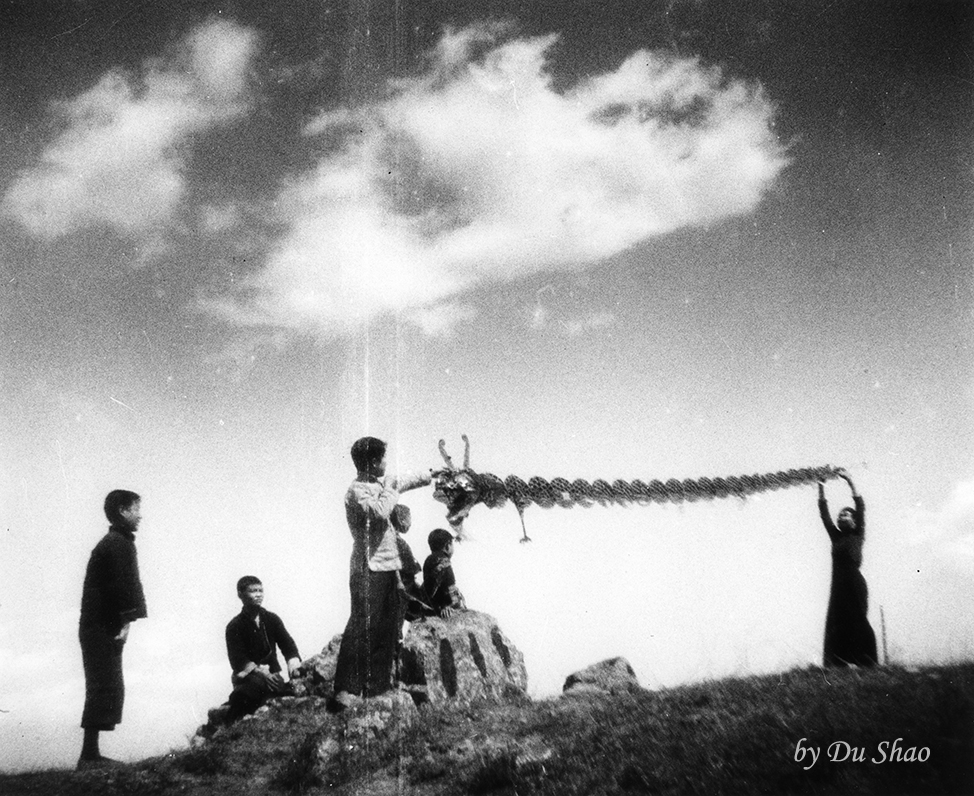 Flying Kites on Songtai Hill