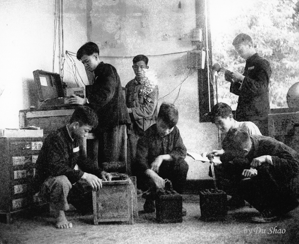 Students Doing Physics Experiments at the Wenzhou Third Middle School